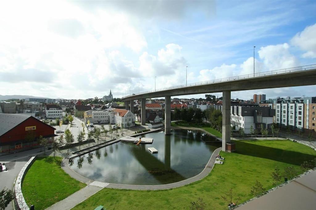 Spacious Waterfront Apartment With Free Parking - Upgraded 2024 Stavanger Eksteriør billede